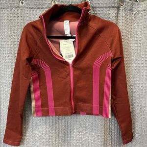 NWT Fabletics XL Casey Cropped Seamless Jacket